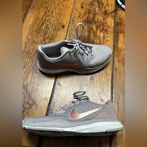 Nike women’s shoes size 7.5